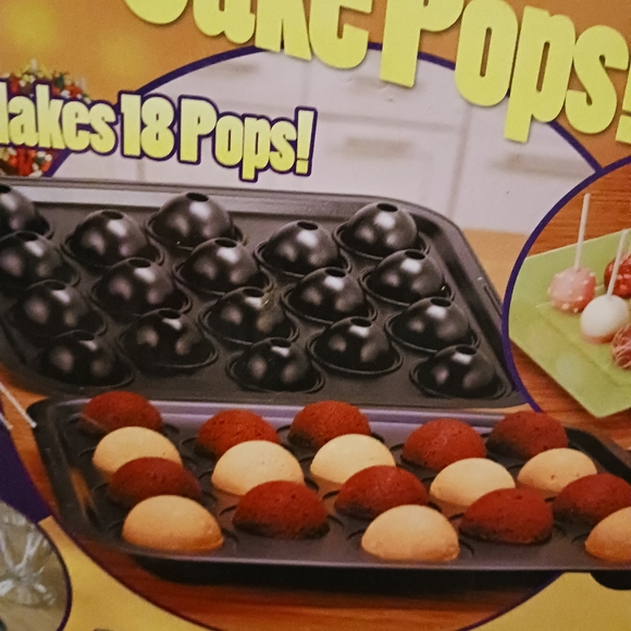 CakePop Maker (Makes 18) - Picture 3 of 8